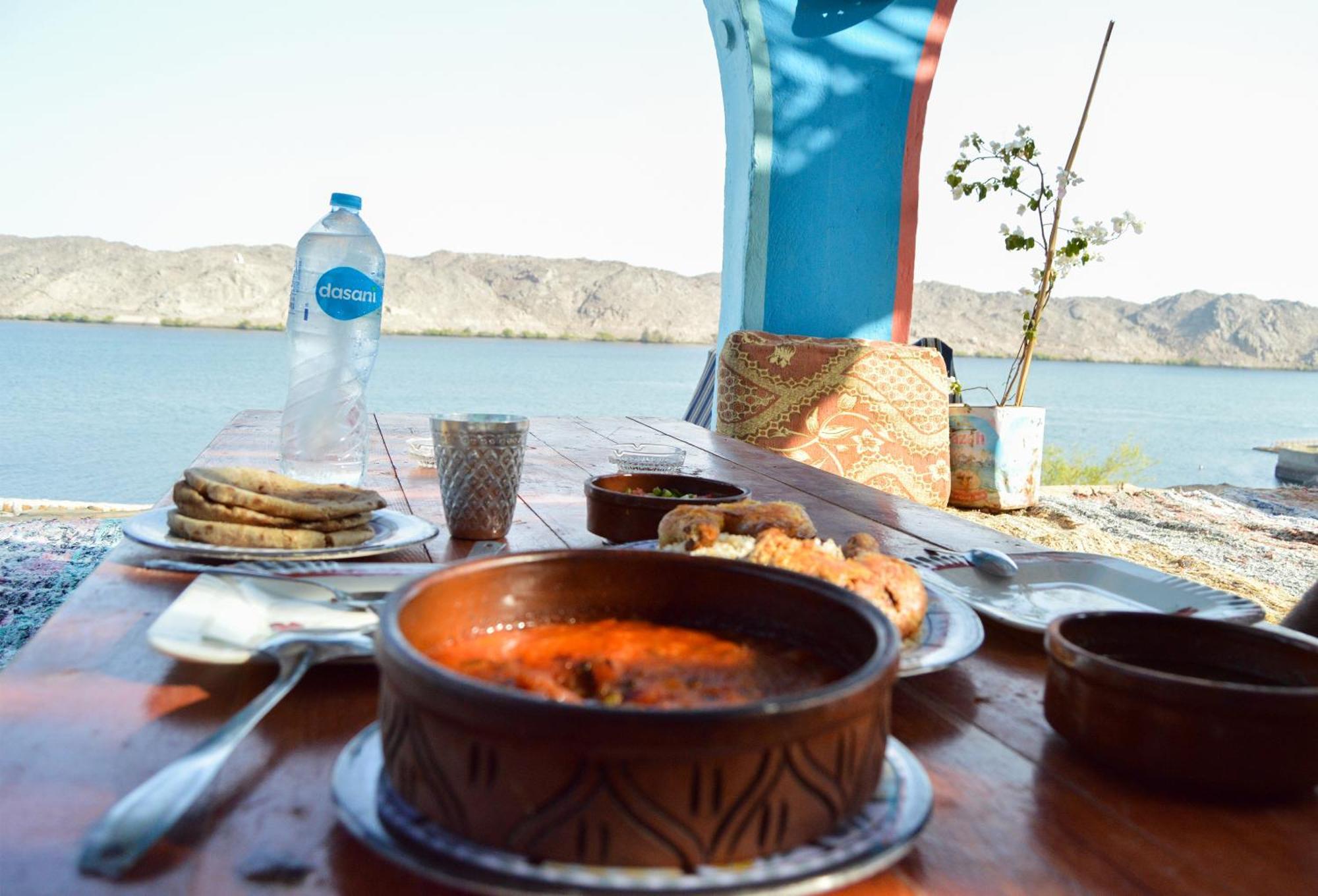 Heissa Hostel Aswan Buitenkant foto